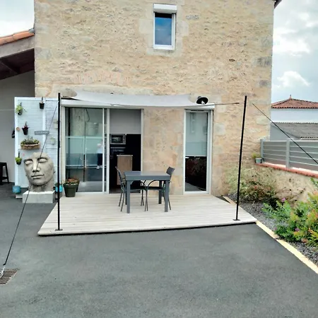 D'hotes Simplement Beaurepaire (Vendee)