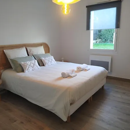 D'hotes Simplement לינה וארוחת בוקר *