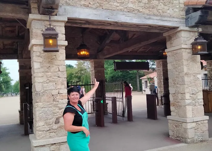 D'hotes Simplement לינה וארוחת בוקר *